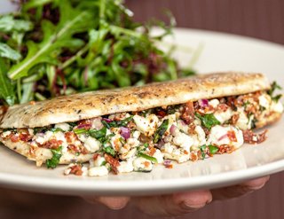 Staffed  Fungi Pad®  mit Feta & Parmesan